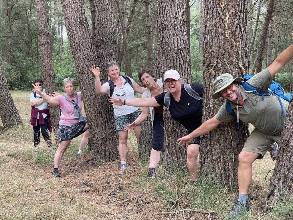 Retour des participant-es de la retraite Yoga et Marche à Brocéliande avec Catherine