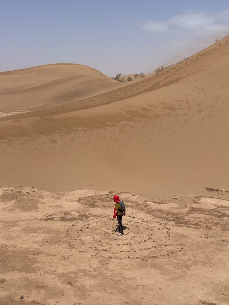 Traverser le désert pour revenir au cœur de sa nature
